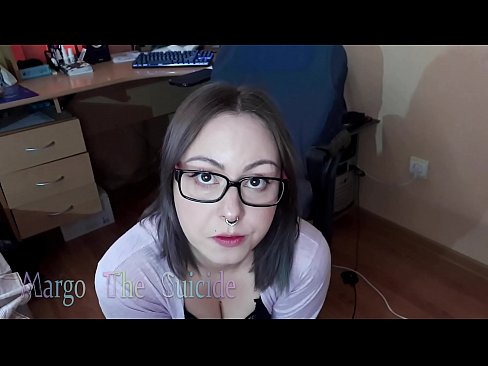 ❤️ Girl Sexy bi Nuċċali Sucks Dildo Profondament fuq il-Kamera Vidjow tas-sess lilna ❌