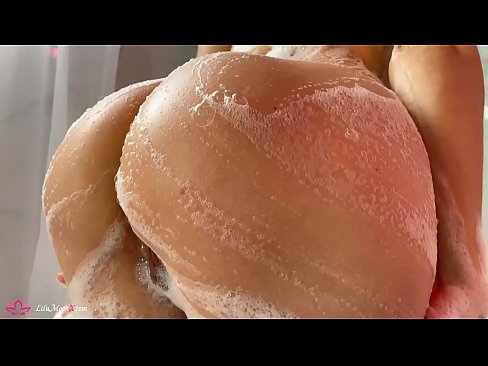 ❤️ Brunette Masturbates Pussy b'vibratur għal orga intens fid-doċċa Vidjow tas-sess lilna ❌