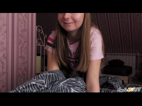❤️ Blondie Terda l-BFF tagħha Profondament u Gets Cum F'Ħalqha Vidjow tas-sess lilna ❌